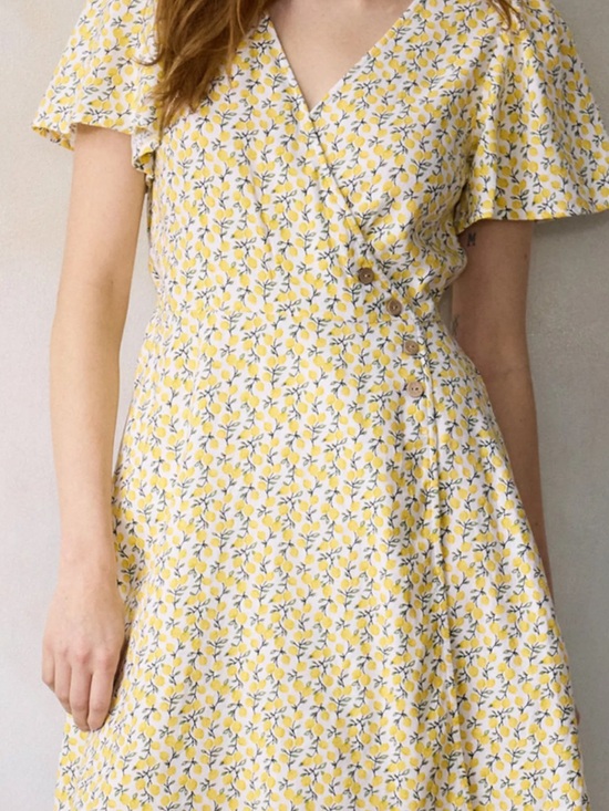 LC Lauren Conrad Dresses & Skirts - Lauren Conrad Lemon print wrap dress